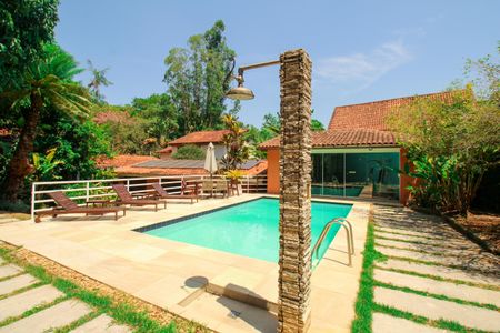 Casa de condomínio à venda com 1036m², 4 quartos e 3 vagas Casa de condomínio à venda com 1036m², 4 quartos e 3 vagasPiscina