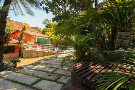 Casa de condomínio à venda com 1036m², 4 quartos e 3 vagas Casa de condomínio à venda com 1036m², 4 quartos e 3 vagasQuintal