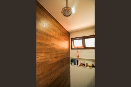 Casa de condomínio à venda com 1036m², 4 quartos e 3 vagas Casa de condomínio à venda com 1036m², 4 quartos e 3 vagasBanheiro da Suíte 1