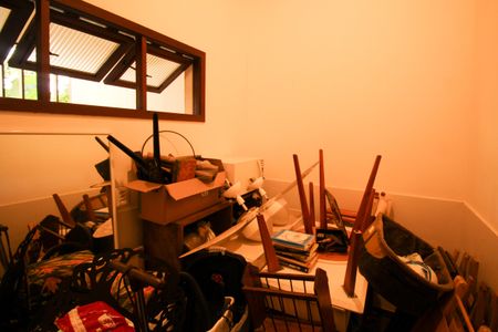 Casa de condomínio à venda com 1036m², 4 quartos e 3 vagas Casa de condomínio à venda com 1036m², 4 quartos e 3 vagasDepósito