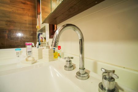 Casa de condomínio à venda com 1036m², 4 quartos e 3 vagas Casa de condomínio à venda com 1036m², 4 quartos e 3 vagasBanheiro da Suíte 1