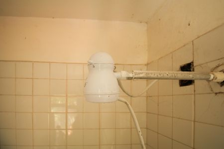 Casa de condomínio à venda com 1036m², 4 quartos e 3 vagas Casa de condomínio à venda com 1036m², 4 quartos e 3 vagasBanheiro de serviço