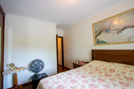 Casa à venda com 232m², 4 quartos e 5 vagasQuarto 1 - Suíte