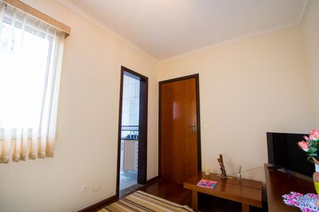 Casa à venda com 232m², 4 quartos e 5 vagasQuarto 2 - Suíte