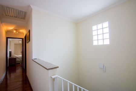 Casa à venda com 232m², 4 quartos e 5 vagasCorredor