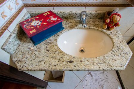 Casa à venda com 232m², 4 quartos e 5 vagasBanheiro do quarto 3