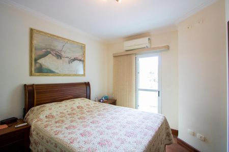 Casa à venda com 232m², 4 quartos e 5 vagasQuarto 1 - Suíte