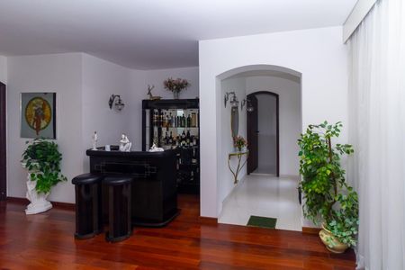 Casa à venda com 267m², 3 quartos e 4 vagas Casa à venda com 267m², 3 quartos e 4 vagasSala