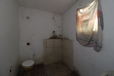 Casa à venda com 250m², 2 quartos e 2 vagasCasa 3 - Banheiro