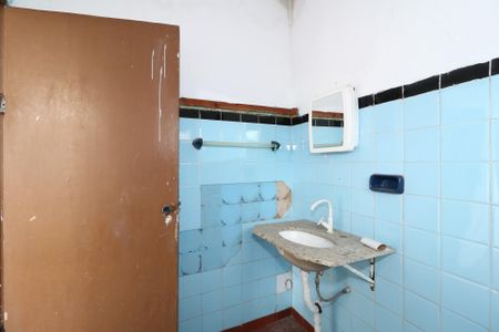 Casa à venda com 250m², 2 quartos e 2 vagasCasa 2 - Banheiro