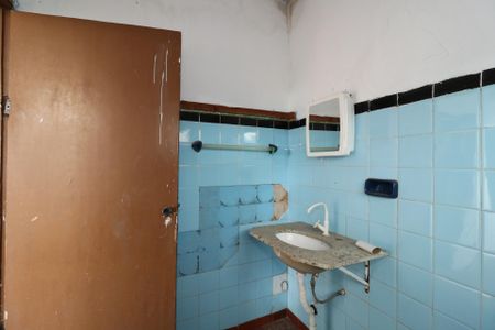 Casa à venda com 250m², 2 quartos e 2 vagasCasa 2 - Banheiro