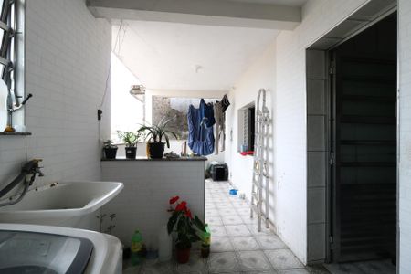 Casa à venda com 250m², 2 quartos e 2 vagasCasa 1 - Área de Serviço