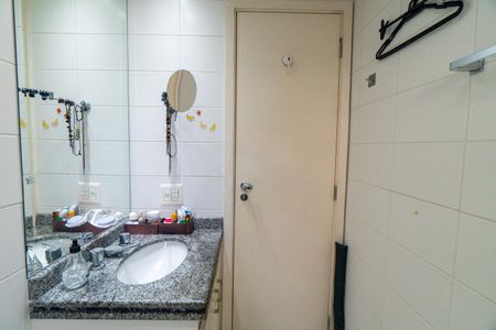 Apartamento à venda com 86m², 3 quartos e 2 vagasBanheiro da Suíte