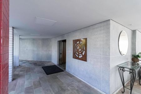 Apartamento à venda com 91m², 3 quartos e 2 vagas Apartamento à venda com 91m², 3 quartos e 2 vagasÁrea comum - Entrada