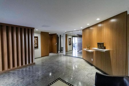 Apartamento à venda com 91m², 3 quartos e 2 vagas Apartamento à venda com 91m², 3 quartos e 2 vagasÁrea comum - Hall social