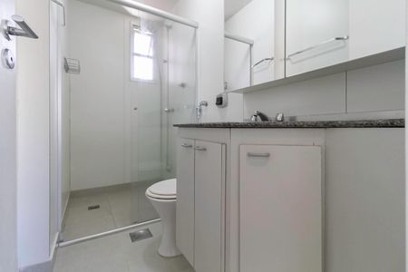 Apartamento à venda com 91m², 3 quartos e 2 vagas Apartamento à venda com 91m², 3 quartos e 2 vagasBanheiro social