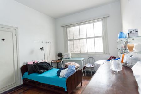 Casa à venda com 675m², 8 quartos e 6 vagasQuarto 2