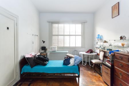 Casa à venda com 675m², 8 quartos e 6 vagasQuarto 2