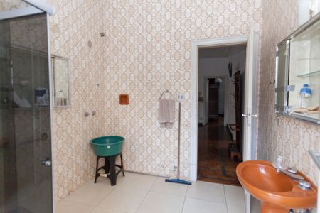 Casa à venda com 675m², 8 quartos e 6 vagasBanheiro Social 2