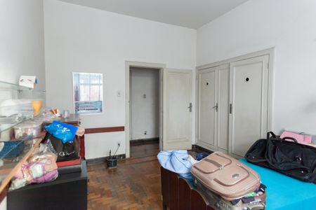 Casa à venda com 675m², 8 quartos e 6 vagasQuarto 2