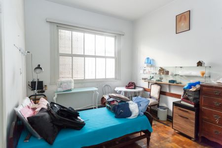 Casa à venda com 675m², 8 quartos e 6 vagasQuarto 2