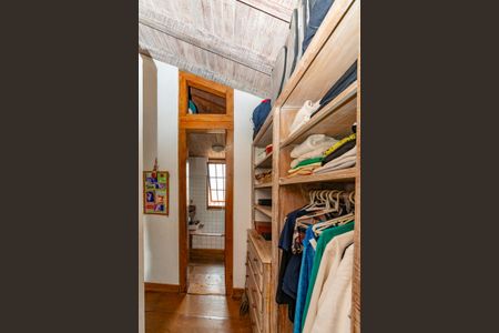 Casa à venda com 400m², 4 quartos e 4 vagasCloset da suíte