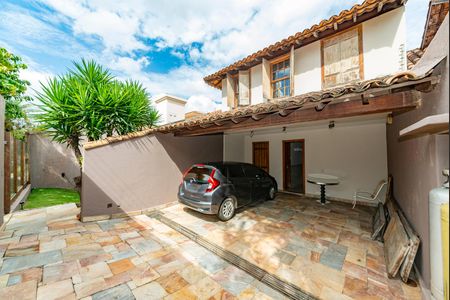 Casa à venda com 400m², 4 quartos e 4 vagasGaragem