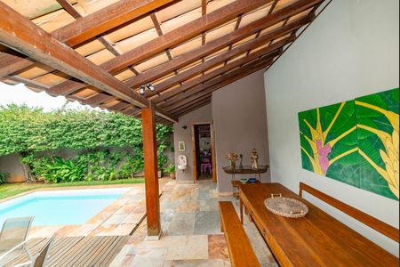 Casa à venda com 400m², 4 quartos e 4 vagasVaranda gourmet