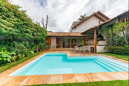 Casa à venda com 400m², 4 quartos e 4 vagasVaranda