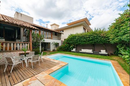 Casa à venda com 400m², 4 quartos e 4 vagasVaranda