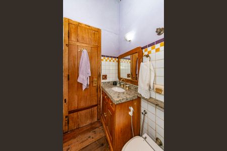 Casa à venda com 400m², 4 quartos e 4 vagasBanheiro Social 2