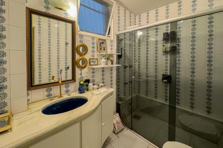 Apartamento à venda com 140m², 4 quartos e 1 vaga Apartamento à venda com 140m², 4 quartos e 1 vagaBanheiro