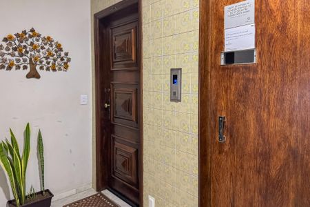 Apartamento à venda com 140m², 4 quartos e 1 vaga Apartamento à venda com 140m², 4 quartos e 1 vagaHall