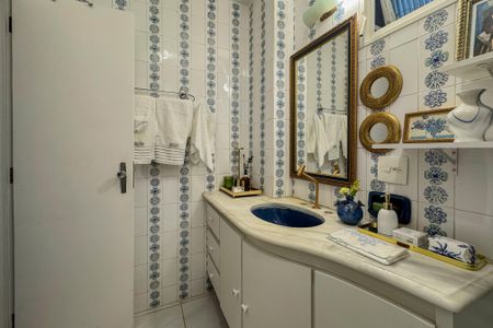 Apartamento à venda com 140m², 4 quartos e 1 vaga Apartamento à venda com 140m², 4 quartos e 1 vagaBanheiro