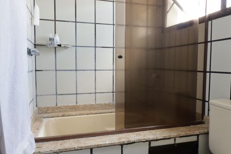 Apartamento à venda com 168m², 4 quartos e 3 vagas Apartamento à venda com 168m², 4 quartos e 3 vagasBanheiro da suite principal