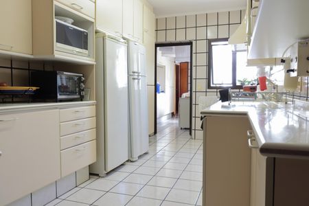 Apartamento à venda com 168m², 4 quartos e 3 vagas Apartamento à venda com 168m², 4 quartos e 3 vagasCozinha