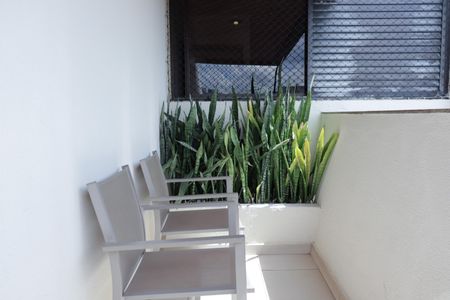 Apartamento à venda com 168m², 4 quartos e 3 vagas Apartamento à venda com 168m², 4 quartos e 3 vagasVaranda