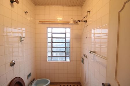 Casa à venda com 265m², 8 quartos e 5 vagasCasa 2 - Banheiro