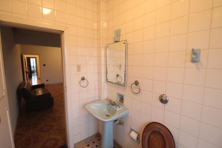 Casa à venda com 265m², 8 quartos e 5 vagasCasa 2 - Banheiro