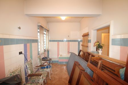 Casa à venda com 265m², 8 quartos e 5 vagasCasa 1 - Área de Serviço