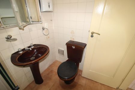 Casa à venda com 265m², 8 quartos e 5 vagasCasa 2 - Banheiro 2