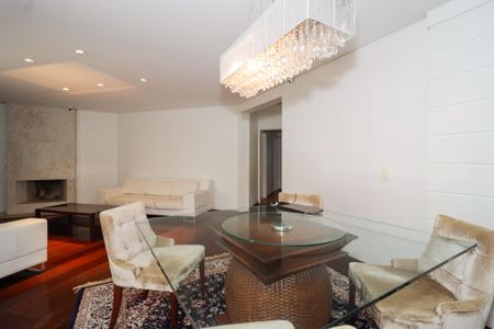 Apartamento para alugar com 168m², 4 quartos e 3 vagas Apartamento para alugar com 168m², 4 quartos e 3 vagasSala