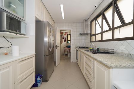 Apartamento para alugar com 168m², 4 quartos e 3 vagas Apartamento para alugar com 168m², 4 quartos e 3 vagasCozinha