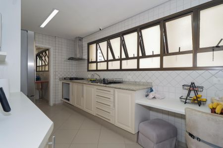 Apartamento para alugar com 168m², 4 quartos e 3 vagas Apartamento para alugar com 168m², 4 quartos e 3 vagasCozinha