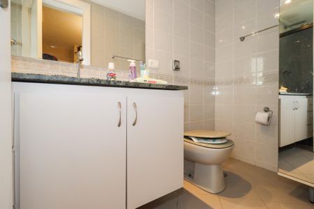 Apartamento para alugar com 168m², 4 quartos e 3 vagas Apartamento para alugar com 168m², 4 quartos e 3 vagasBanheiro da Suíte 2