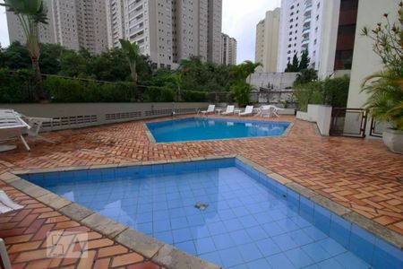 Apartamento para alugar com 168m², 4 quartos e 3 vagas Apartamento para alugar com 168m², 4 quartos e 3 vagasÁrea comum - Piscina