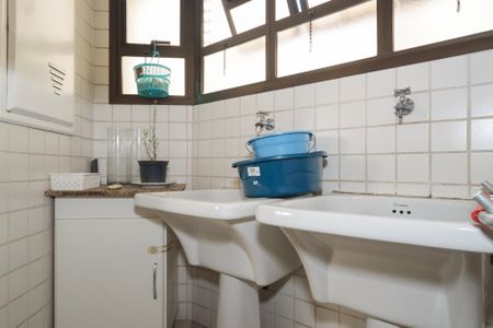 Apartamento para alugar com 168m², 4 quartos e 3 vagas Apartamento para alugar com 168m², 4 quartos e 3 vagasÁrea de Serviço