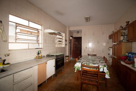Casa à venda com 217m², 5 quartos e 2 vagas Casa à venda com 217m², 5 quartos e 2 vagasCozinha