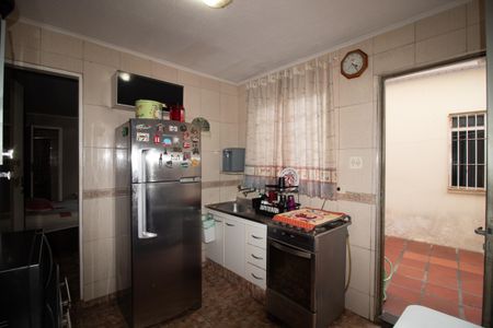 Casa à venda com 217m², 5 quartos e 2 vagas Casa à venda com 217m², 5 quartos e 2 vagasCozinha Casa 2