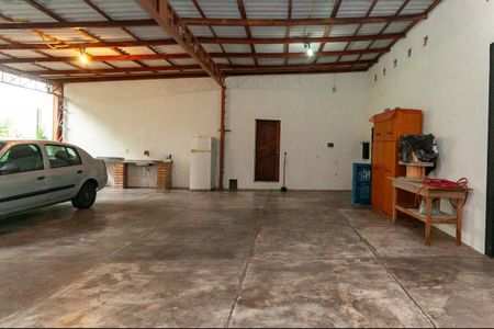 Casa à venda com 170m², 1 quarto e 6 vagas Casa à venda com 170m², 1 quarto e 6 vagasÁrea comum
